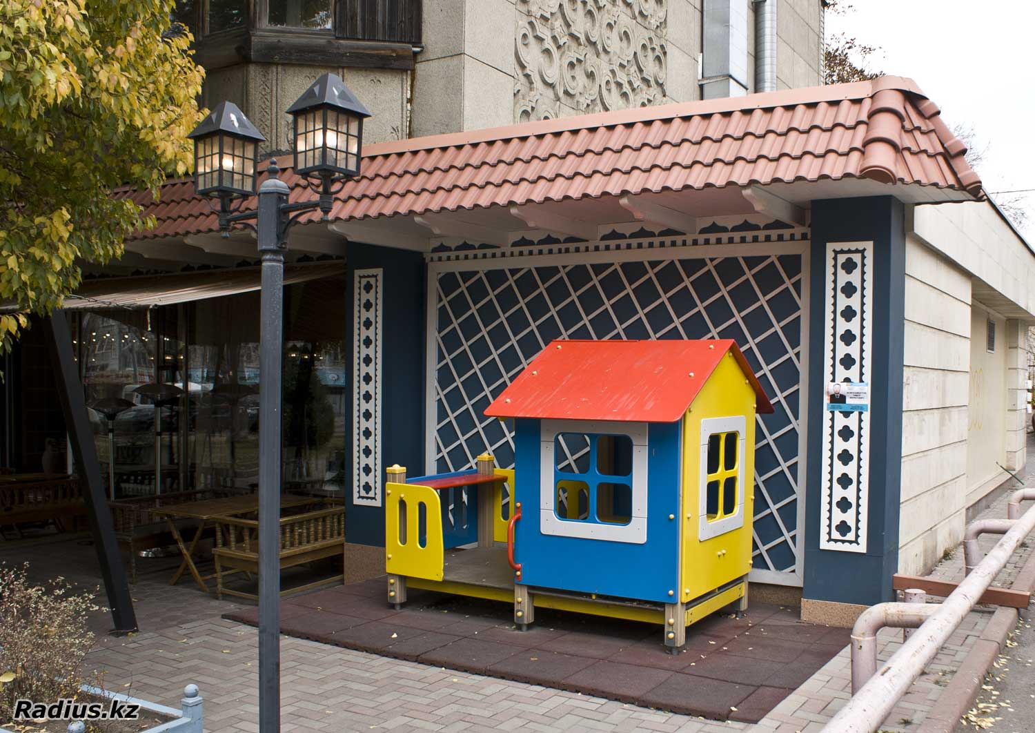 детский домик в грузинском ресторане Дареджани по Навои в Алматы