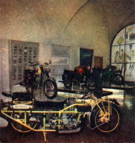 музей старинных мотоциклов, мотоциклетных двигателей