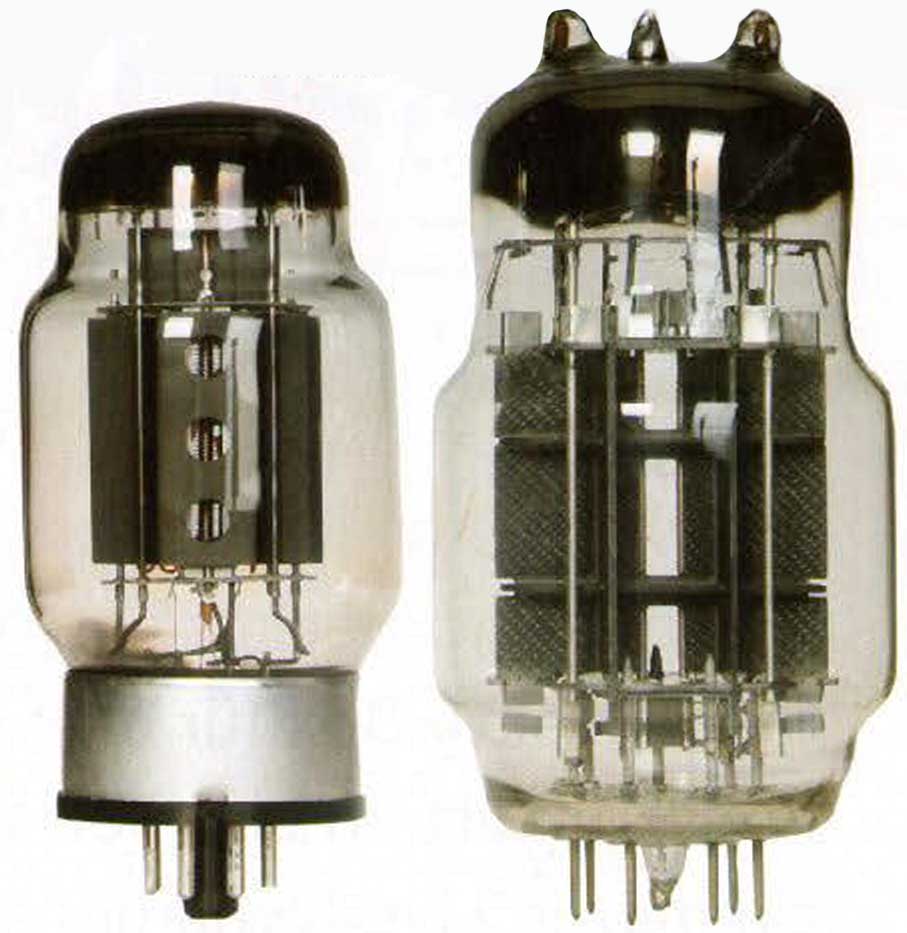 Anderer Aufbau: Pentode KT88 (links) und Triode 6C33 (rechts)
