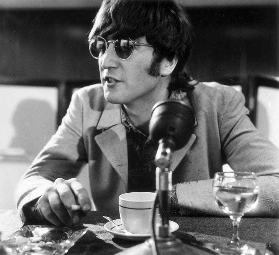 Джон Леннон на пресс-конференции