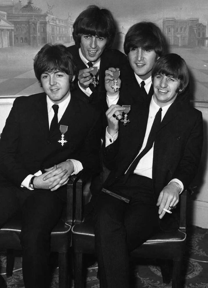 The Beatles с имперскими крестами